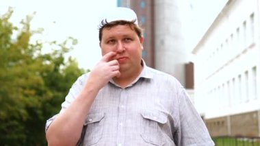 Davet, Genç Müslüman Adam Jest Katılmak Için Teklif