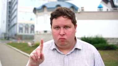 Man Standing Outdoor Reddi Teklif Sallayarak Parmak tarafından