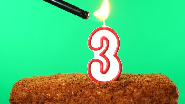 Cake with the number 3 lighted candle. Chroma key. Green Screen. Isolated — Stock Video