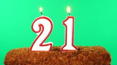 21 numaralı mumla birlikte kek. Krom anahtar. Yeşil Ekran. İzole edilmiş