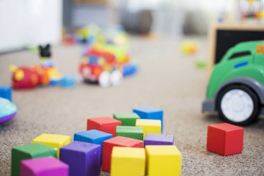 Çocuk odası dağınık. Soyutlama çocukluk