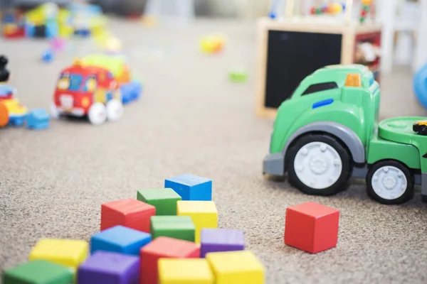 Çocuk odası dağınık. Soyutlama çocukluk