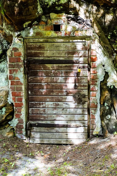 Viejas Puertas Cerradas Cueva Fotografía Abstracta — Foto de Stock
