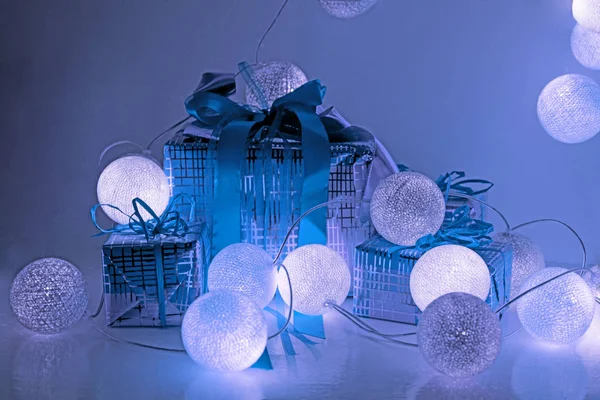 Decoraciones Navideñas Luces Eléctricas Redondas Navidad Con Algunos Elementos Decorativos — Foto de Stock