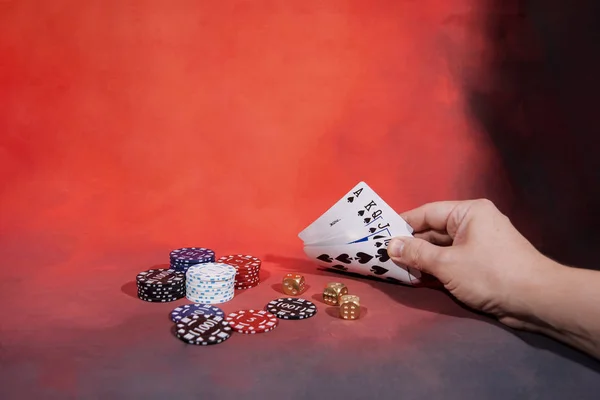 Foto Abstrak Kasino Permainan Poker Dengan Latar Belakang Merah Tema — Stok Foto