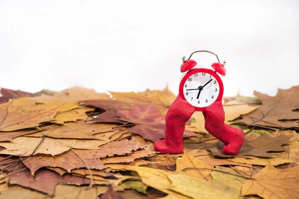 Horario Verano Reloj Pared Hora Invierno Abstracción Otoñal Retroceder Tiempo —  Fotos de Stock