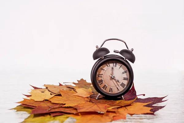 Ora Legale Ora Legale Orologio Parete Inverno Astrazione Autunnale Tempo — Foto Stock