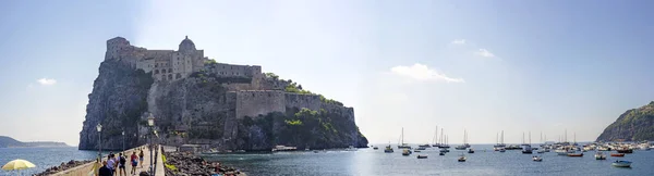 Antiguo Castillo Cerca Isla Ischia Objetivo Turístico Viajar Campania Italia — Foto de Stock