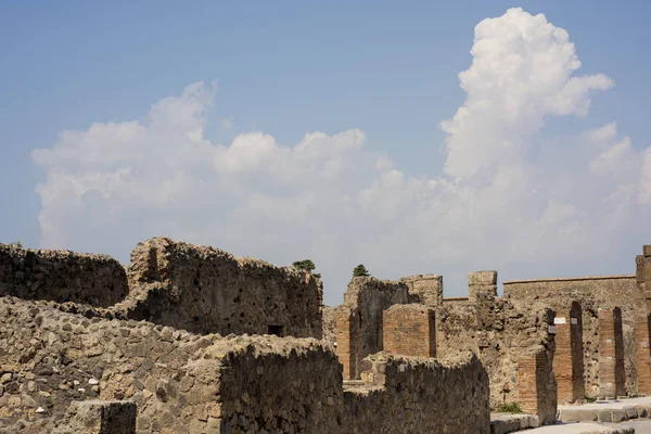 Las ruinas de la ciudad de Pompeya. Italia — Foto de Stock