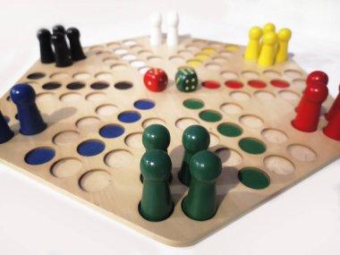 cips ve zar oyunu için.