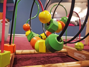 Çocuk eğitici oyuncaklar labirent yatak odası