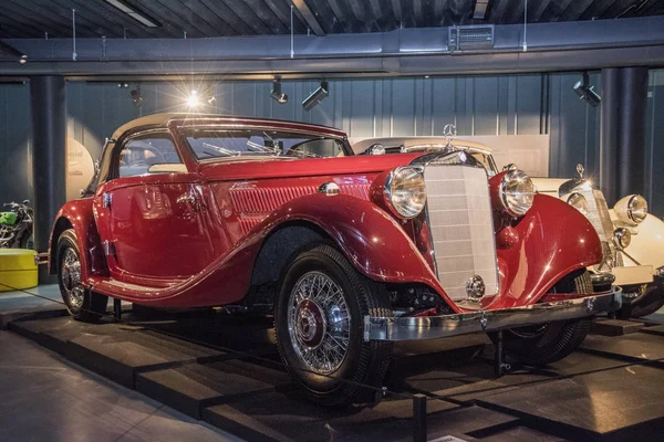 Collection de voitures automobiles rétro. Musée du moteur de Riga. Mai 2019. Riga, Lettonie — Photo