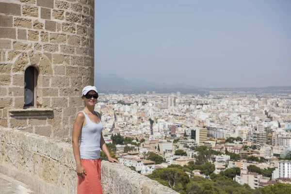 İspanya, Mallorca. Bellver Kalesi'nden Palma şehrinin görünümü, Ağustos 2019.