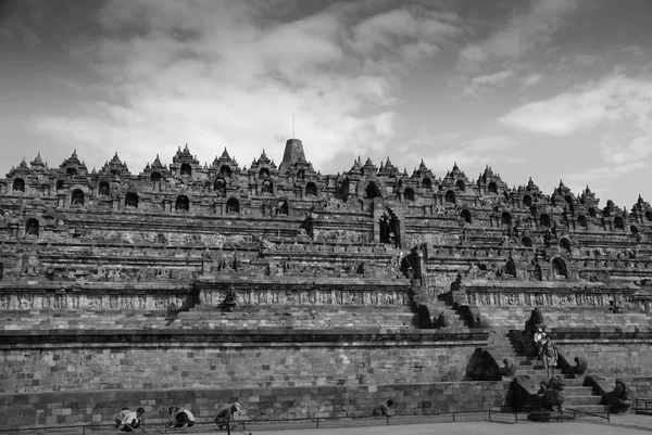 Majestuoso Templo Borobudur Con Cielo Azul Claro — Foto de Stock