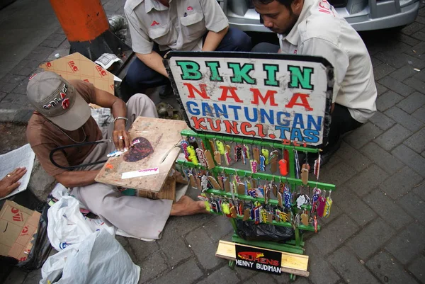 Gantungan Kunci Dengan Nama Dijual Jalan Jakarta — Stok Foto