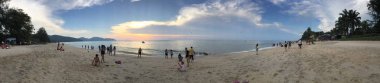 Batu Ferringhi Beach Penang günbatımı mahallinde
