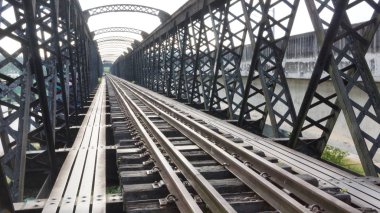 Bir Malaya ilk demiryolu köprüsü