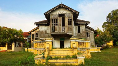 Kuala Kangsar geleneksel malay evde terk edilmiş