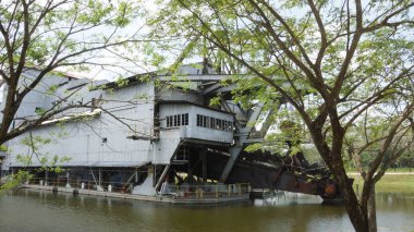 Tanjung Tualang terk edilmiş gümüş madenciliği serpiştirmek sırasında İngiliz sömürge