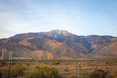 I-10 otobanından San Jacinto Dağı.