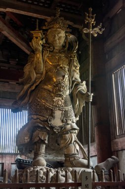 Komokuten, Todaiji Tapınağı'nda bir koruyucu. Todaiji Nara tapınakları güçlü yedi harika biri