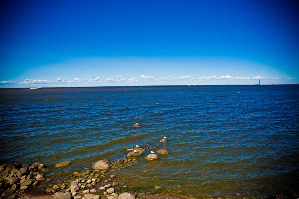 Vista Panorâmica Baía Mar Contra Céu Azul — Fotografia de Stock