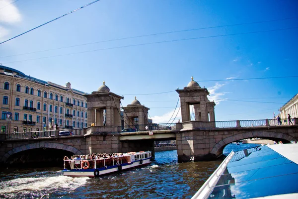 River Panorama Ancient Buildings Pleasure Boats Water Blue Sky — Stock Photo, Image