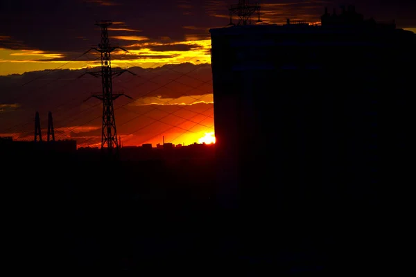 Sol Que Pone Sobre Fondo Los Edificios Altos —  Fotos de Stock