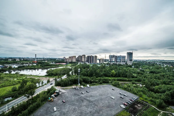 Mraky Nad Výškovými Obytnými Budovami — Stock fotografie