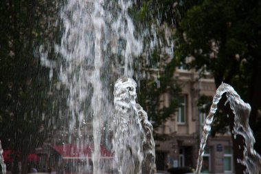 Su damlaları yaklaşıyor.