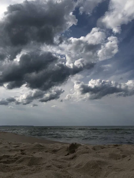 Schöne Wolken Über Dem Meer — Stockfoto