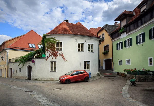 古い住宅街 ヴァッハウ クレムス土地地区 低いオーストリア ヨーロッパで Weissenkirchen — ストック写真