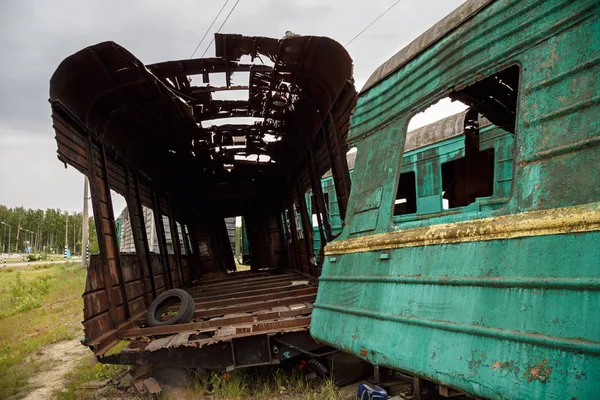 Kırık tren tren kazası Noginsk kurtarma merkezi eğitim alanı, simülasyonu için. Noginsk Town, Moscow region, Rusya Federasyonu
