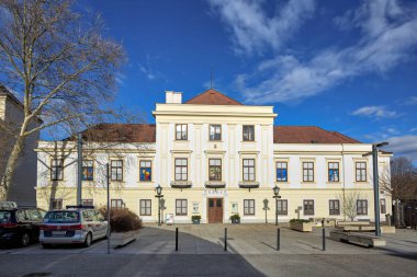 Moedling / Avusturya - 28 Aralık 2018. Müze Moedling-Thonetschloessl bir güneşli kış gününde. Moedling Town, Aşağı Avusturya, Europe.