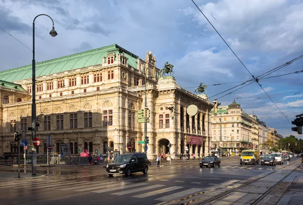 Vienna Oostenrijk Juli 2017 Weense Staatsopera Regen Uitzicht Vanaf Ring — Stockfoto