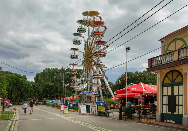 Vy över det stora pariserhjulet i parken bohemiska Prater. Distriktet av Favoriten, Wien, Österrike — Stockfoto