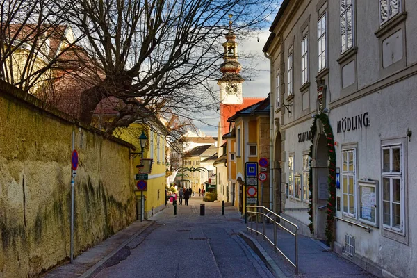 Historical town centre during Christmas time. Moedling, Lower Austria. — Stock Photo, Image