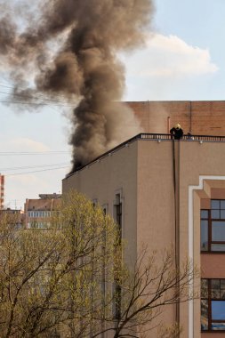 Evde yangın var. Balashikha, Moscow region, Rusya Federasyonu