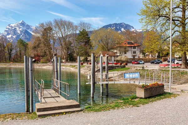 Vue de la station de ferry Weesen sur le lac Walensee. Weesen, Suisse . — Photo