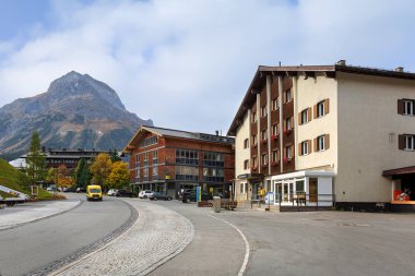 Sonbaharda Alp köyü Lech. Lech, Vorarlberg eyaleti, Avusturya, Avrupa.
