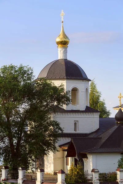 Egyház tiszteletére egyenlő-to-the-apostolok cár Constantine és anyja Helen. Sviyazhsk, Tatarstan Köztársaság, Oroszország. — Stock Fotó