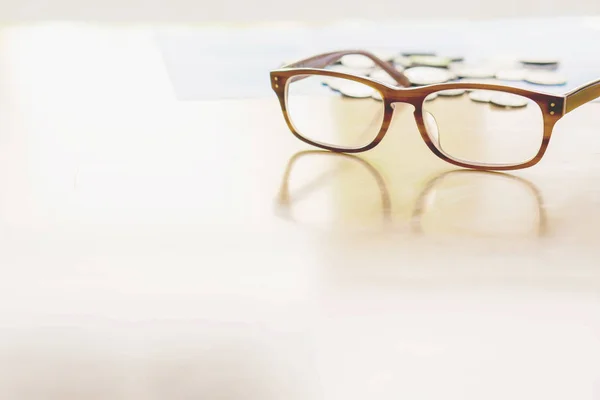 Glasses Coin Table — Stock Photo, Image