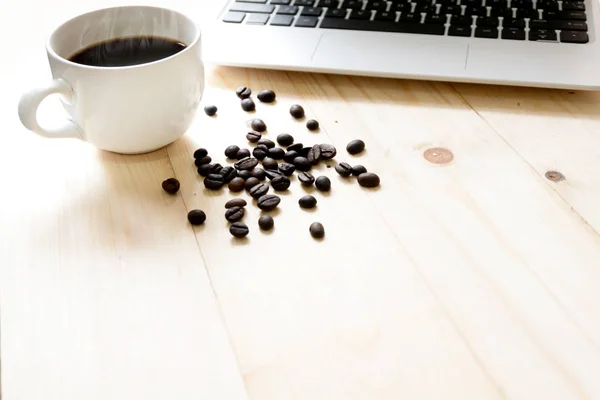 Cup Coffee Laptop Spread Coffee Beans — Stock Photo, Image