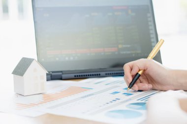 Ev modeli ve Resepsiyon demir yığını ile