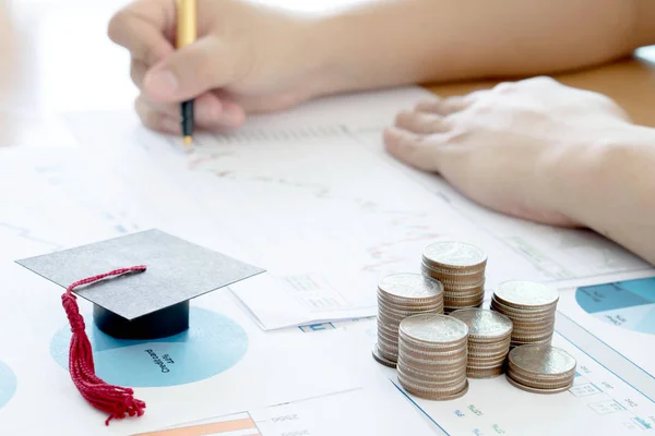 Summary report and financial analyzing concept — Stock Photo, Image