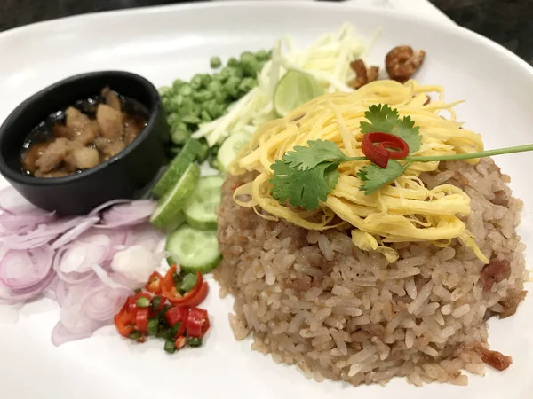 Arroz frito com pasta de camarão — Fotografia de Stock