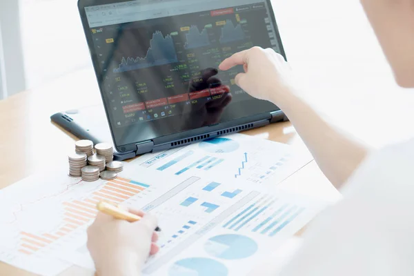 Asya iş kadını çalışma