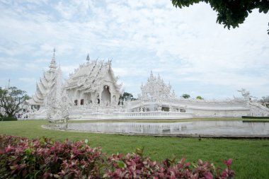 Wat Rong Khun veya Beyaz Tapınak, Simgesel Yapı, Chiang Rai, Tayland.