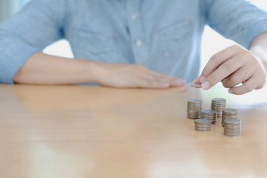 Farklı türdeki madeni paraları sayma veya sıralama