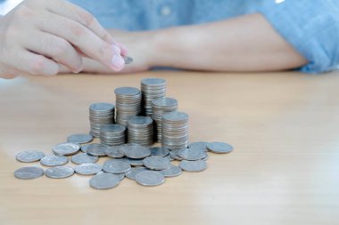 Bir İşadamı Tasarruf Sayma Sikkeler